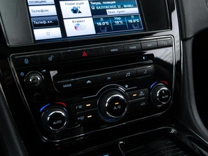 Седан Jaguar XJ 2014 года, 2669900 рублей, Москва