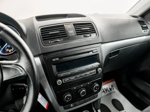 Внедорожник Skoda Yeti 2015 года, 1157000 рублей, Красноярск