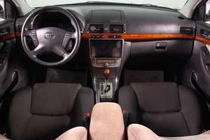 Седан Toyota Avensis 2007 года, 1169000 рублей, Сургут