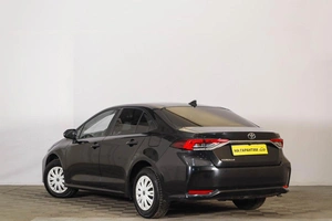 Седан Toyota Corolla 2019 года, 1819000 рублей, Тюмень