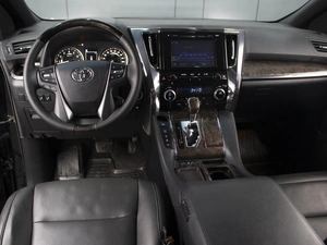 Минивэн Toyota Alphard 2019 года, 6557888 рублей, Омск