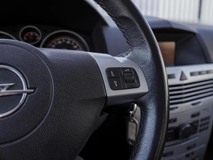 Седан Opel Astra 2010 года, 619000 рублей, Волгоград