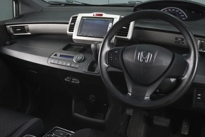 Минивэн Honda Freed 2014 года, 1095000 рублей, Омск