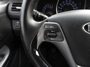 Седан Kia Rio 2015 года, 939000 рублей, Саратов