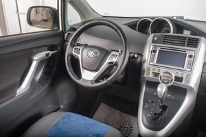 Минивэн Toyota Verso 2012 года, 1249000 рублей, Томск