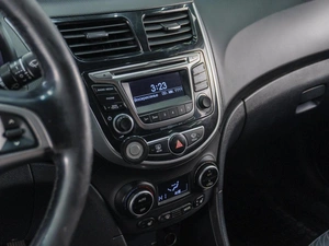 Седан Hyundai Solaris 2016 года, 799000 рублей, Сургут