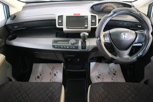 Минивэн Honda Freed 2010 года, 1199000 рублей, Омск