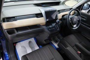 Минивэн Honda Freed 2017 года, 1729000 рублей, Омск