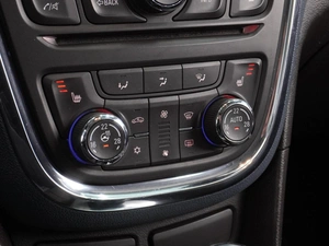 Внедорожник Opel Mokka 2013 года, 1018000 рублей, Воронеж