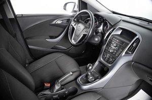 Седан Opel Astra 2012 года, 789000 рублей, Пермь