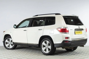 Внедорожник Toyota Highlander 2013 года, 2059000 рублей, Челябинск