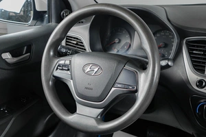 Седан Hyundai Solaris 2017 года, 789000 рублей, Тюмень