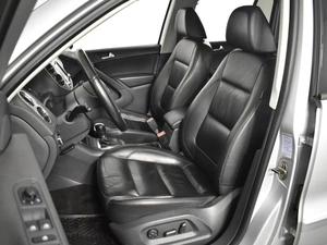 Внедорожник Volkswagen Tiguan 2010 года, 1243100 рублей, Казань