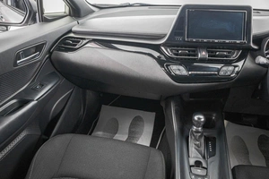 Внедорожник Toyota C-HR 2018 года, 1959000 рублей, Барнаул