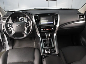 Внедорожник Mitsubishi Montero Sport 2021 года, 3350000 рублей, Омск