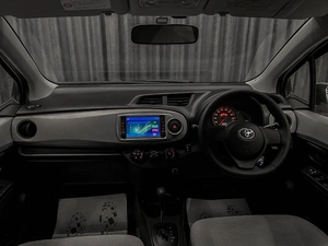 Хетчбэк Toyota Vitz 2012 года, 679000 рублей, Красноярск