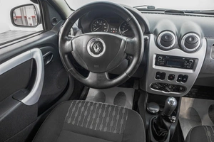 Хетчбэк Renault Sandero 2013 года, 639000 рублей, Барнаул