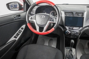 Седан Hyundai Solaris 2011 года, 899000 рублей, Барнаул