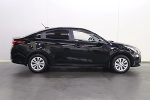 Седан Kia Rio 2017 года, 1160000 рублей, Брянск