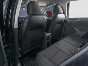 Внедорожник Volkswagen Tiguan 2012 года, 1119000 рублей, Сургут