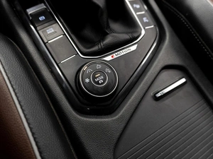 Внедорожник Volkswagen Tiguan 2021 года, 3899000 рублей, Саратов