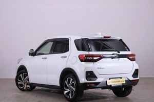 Внедорожник Toyota Raize 2019 года, 1599000 рублей, Омск