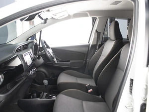 Хетчбэк Toyota Vitz 2019 года, 1310777 рублей, Омск