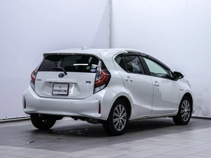 Хетчбэк Toyota Aqua 2018 года, 1250000 рублей, Красноярск