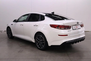 Седан Kia Optima 2019 года, 2150000 рублей, Брянск