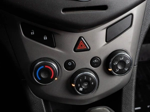 Хетчбэк Chevrolet Aveo 2013 года, 869000 рублей, Тюмень