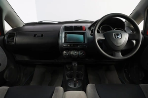 Хетчбэк Honda Fit 2001 года, 349000 рублей, Новосибирск