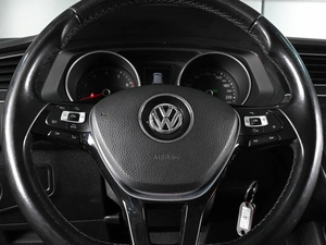 Внедорожник Volkswagen Tiguan 2017 года, 2019000 рублей, Ростов-на-Дону