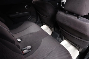 Хетчбэк Nissan Tiida 2011 года, 639000 рублей, Новосибирск