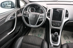 Хетчбэк Opel Astra GTC 2012 года, 899000 рублей, Красноярск