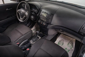 Хетчбэк Hyundai i30 2010 года, 799000 рублей, Томск