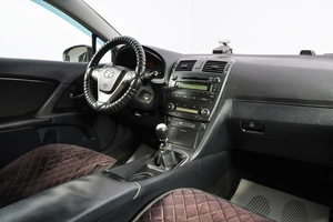 Седан Toyota Avensis 2009 года, 1219000 рублей, Новосибирск