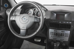 Седан Opel Astra 2014 года, 789000 рублей, Кемерово