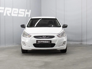 Седан Hyundai Solaris 2014 года, 840000 рублей, Омск