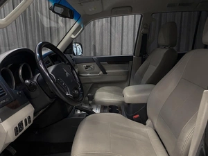 Внедорожник Mitsubishi Pajero 2017 года, 3400000 рублей, Красноярск