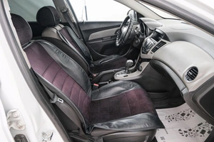 Седан Chevrolet Cruze 2011 года, 669000 рублей, Красноярск