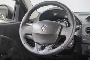 Седан Renault Fluence 2015 года, 899000 рублей, Томск