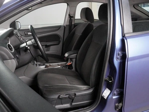 Хетчбэк Ford Focus 2008 года, 470000 рублей, Красный Пахарь