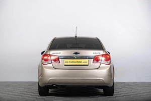 Седан Chevrolet Cruze 2011 года, 789000 рублей, Томск