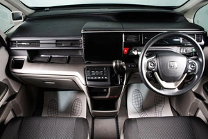 Минивэн Honda Stepwgn 2019 года, 2039000 рублей, Сургут
