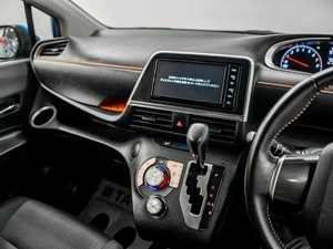 Минивэн Toyota Sienta 2019 года, 1700000 рублей, Красноярск