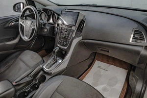 Хетчбэк Opel Astra 2011 года, 699000 рублей, Челябинск