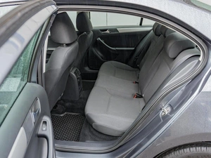 Седан Volkswagen Jetta 2013 года, 1010000 рублей, Санкт-Петербург