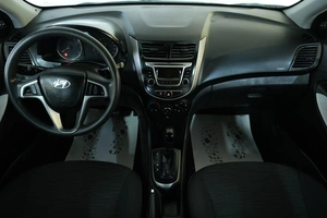 Седан Hyundai Solaris 2016 года, 1049000 рублей, Омск