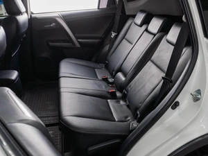 Внедорожник Toyota RAV4 2017 года, 2649000 рублей, Тюмень