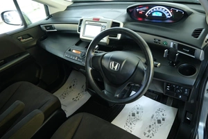 Минивэн Honda Freed 2012 года, 1149000 рублей, Омск
